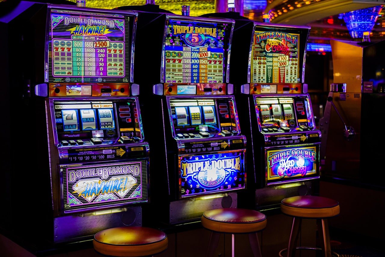 tg777 casino player on mobile ready to register and win in Philippines